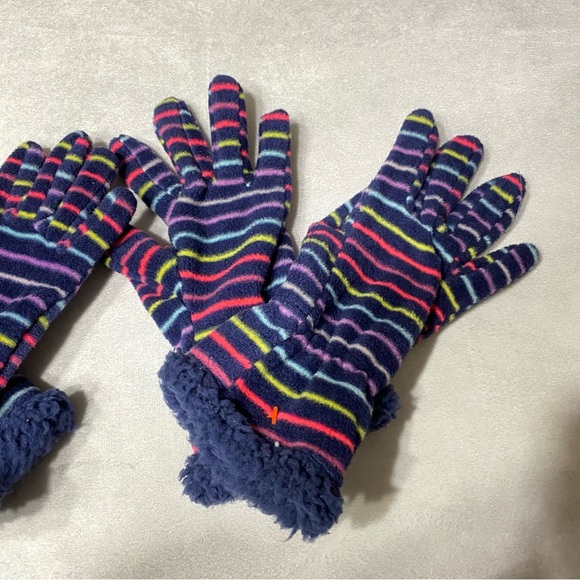 Cat & Jack Girls Winter Gloves Fleece Navy Striped Lot Of 2 Gloves Sz 4-7 8-16 - Picture 8 of 8